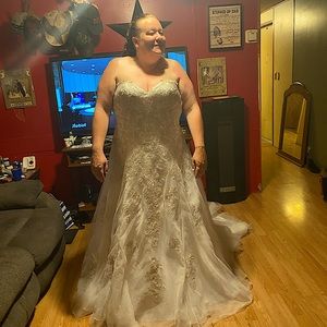 Maggie Sottero wedding dress
